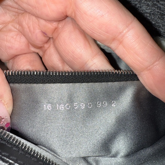 Gorgeous Ivory Authentic FENDI Knit Wool Baguette Bag! - Picture 13 of 16